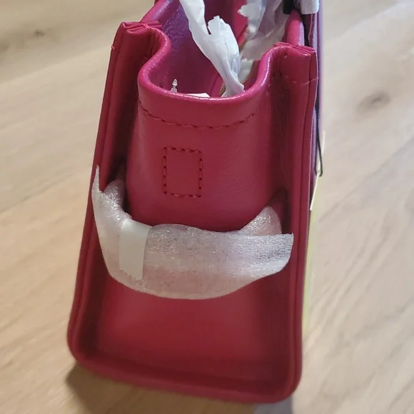 MARC JACOBS The Leather Small Hot Pink Tote Bag NWT - Picture 5 of 14